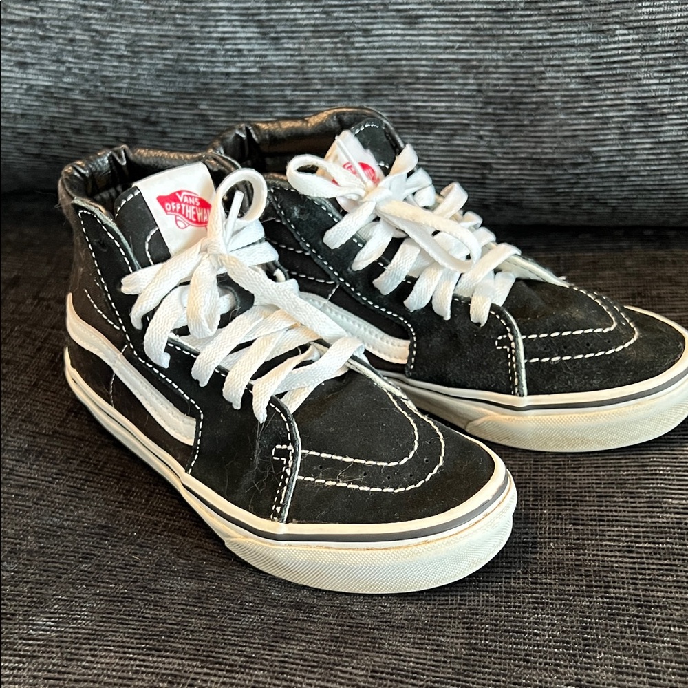 Vans Sk8-Hi Youth Size 2.5Y Black White Canvas Suede Youth High Top Skater Shoes
